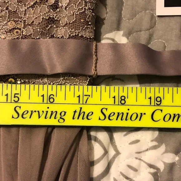 Wmn's formal dress - Picture 9 of 15